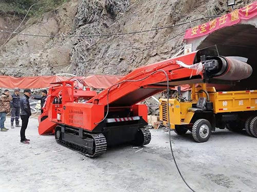 達(dá)州履帶扒渣機陳總現(xiàn)場驗貨